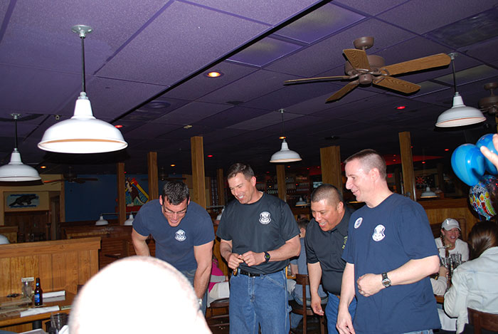 Tip A Cop Outback Steakhouse 3